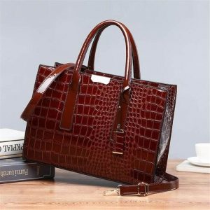 sac besace à main bandoulière cuir crocodile chic